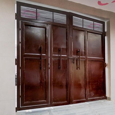 Hotel The Arrow Near Paschim Vihar دلهي المظهر الخارجي الصورة